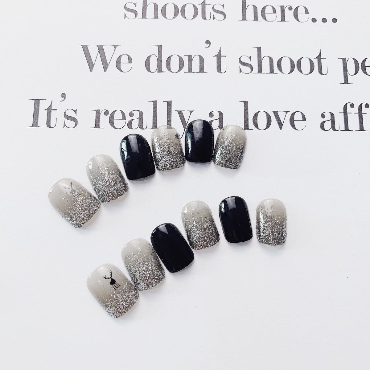 Silver Snow glitter short round press-on nails
