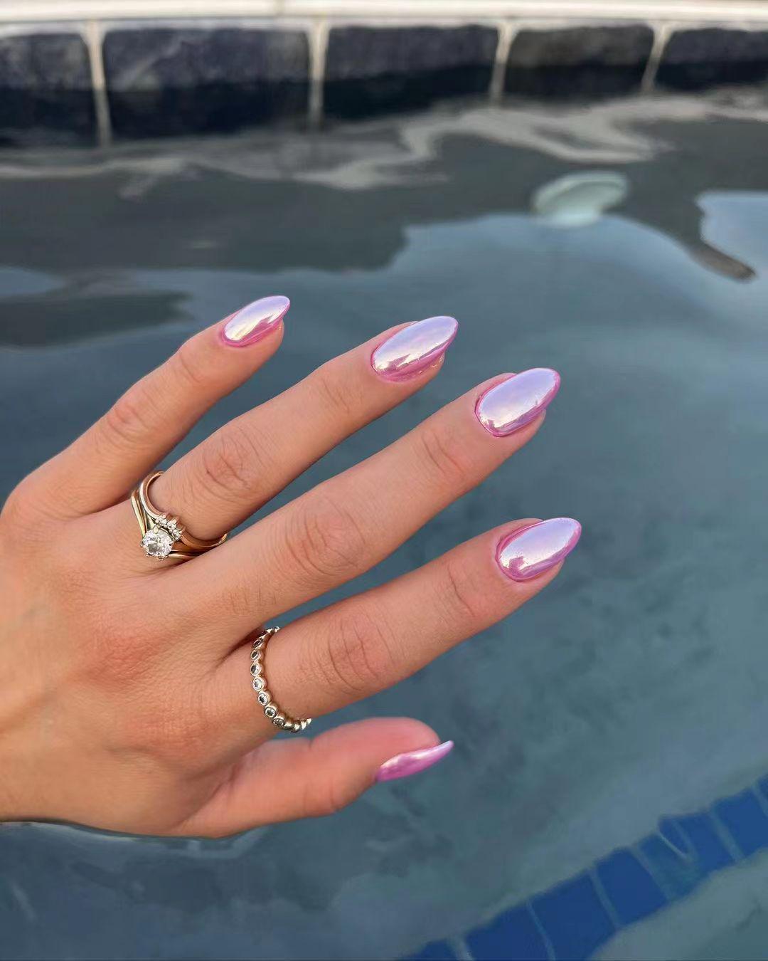 Pearl Chrome Glow iridescent press-on nails