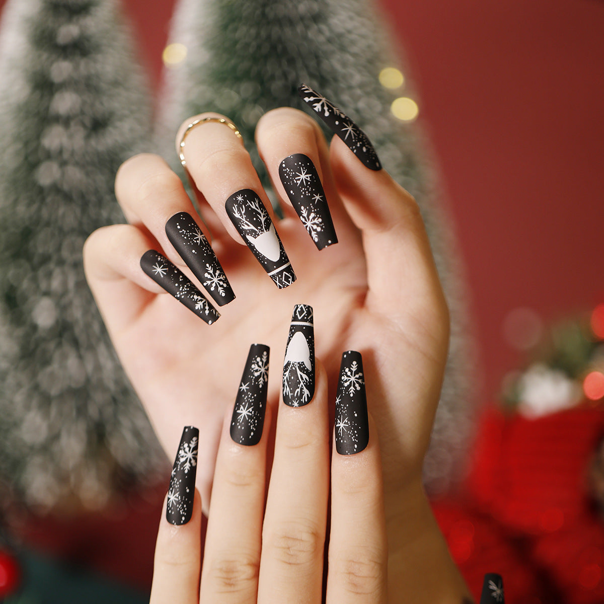 Winter Cheer holiday short almond press-on nails, alternate view 9