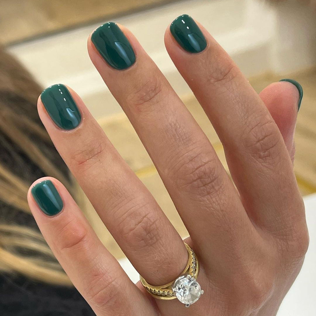 Essential Solids short press-on nail collection