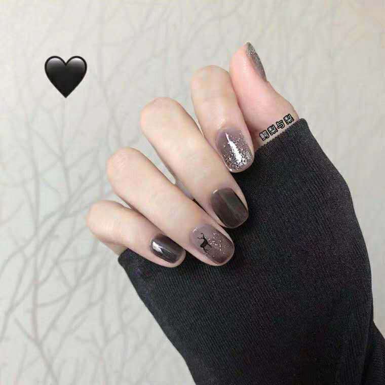Silver Snow glitter short round press-on nails