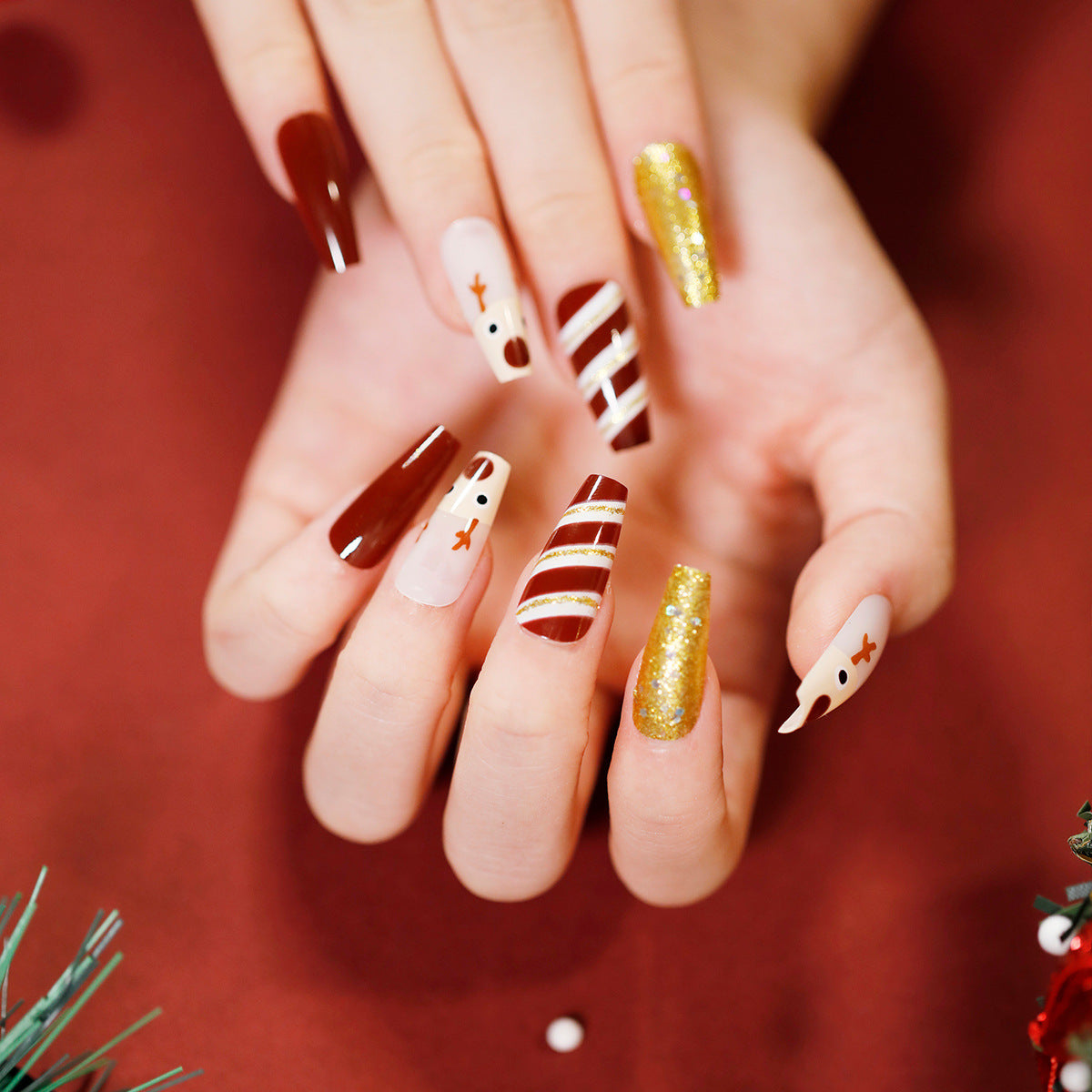 Winter Cheer holiday short almond press-on nails, alternate view 19