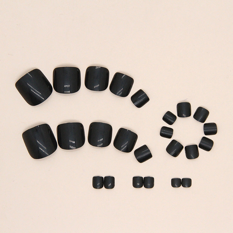 Noir Contrast glossy press-on toenails