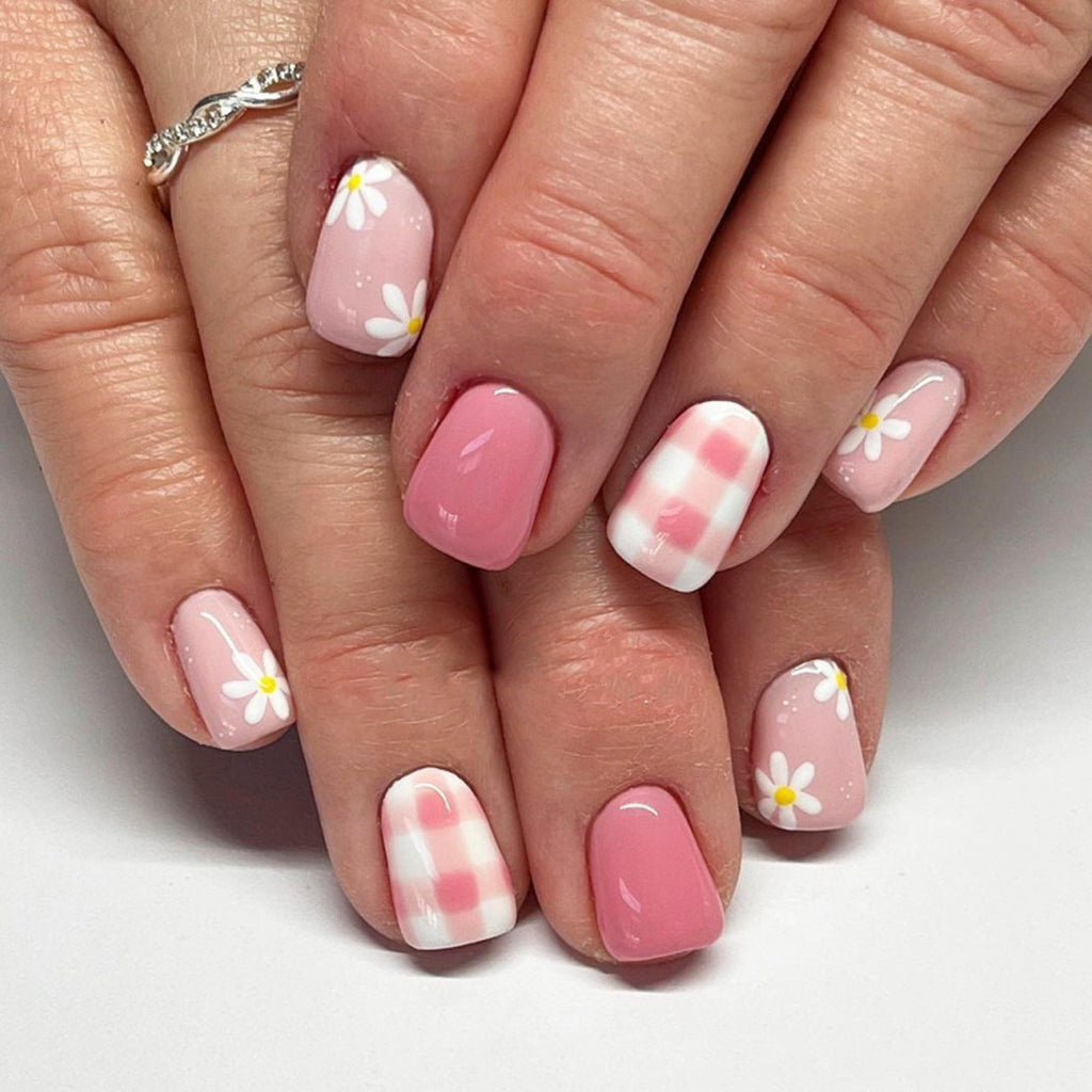 White Daisy short square press-on nails