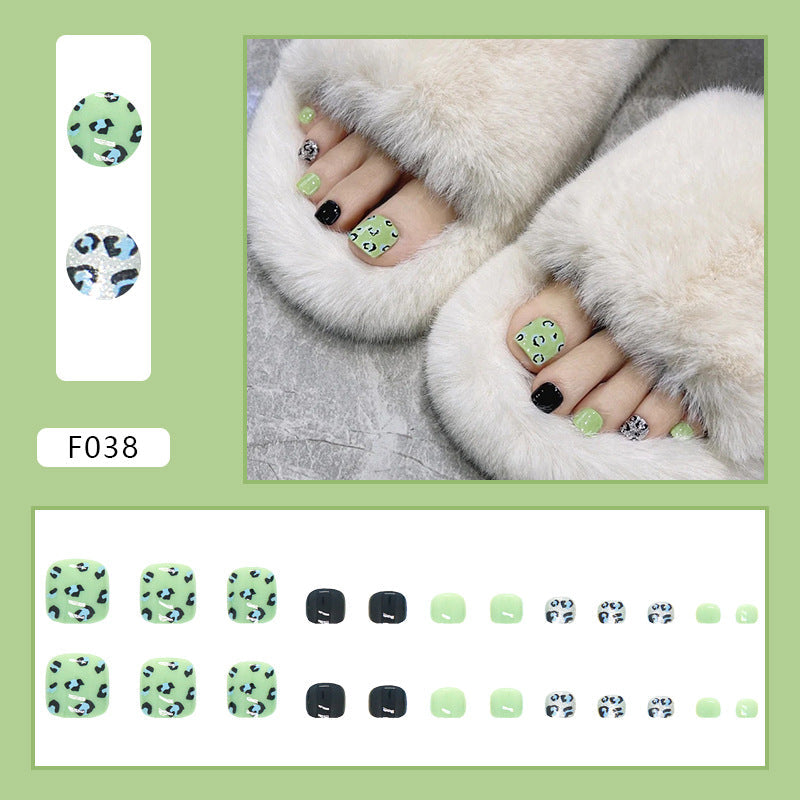 Pedicure Essentials press-on toenail collection