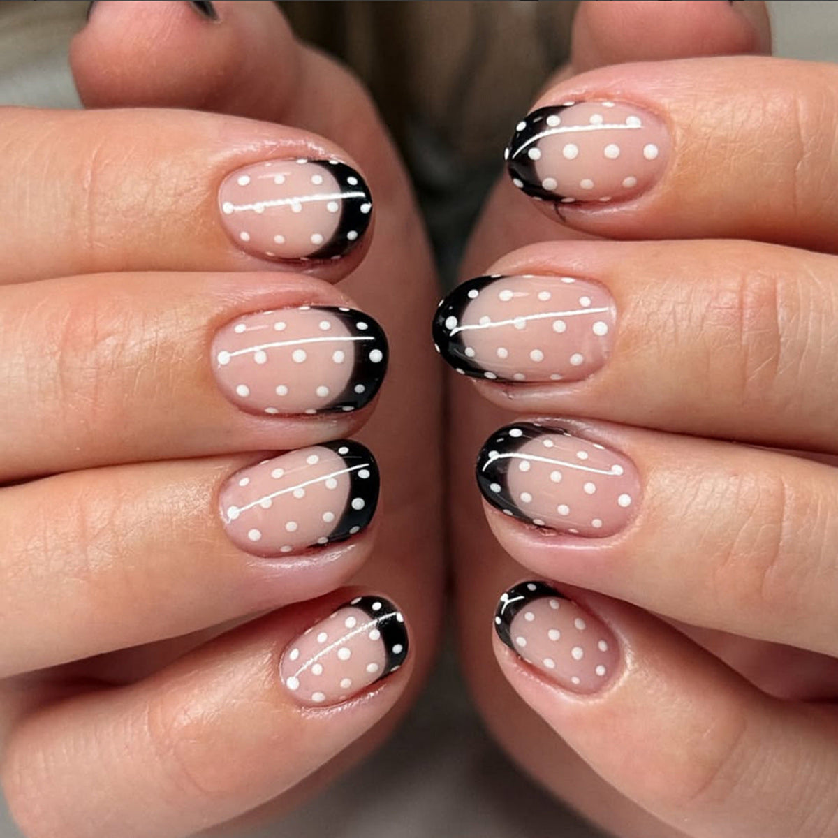 Noir Dot French short square press-on nails