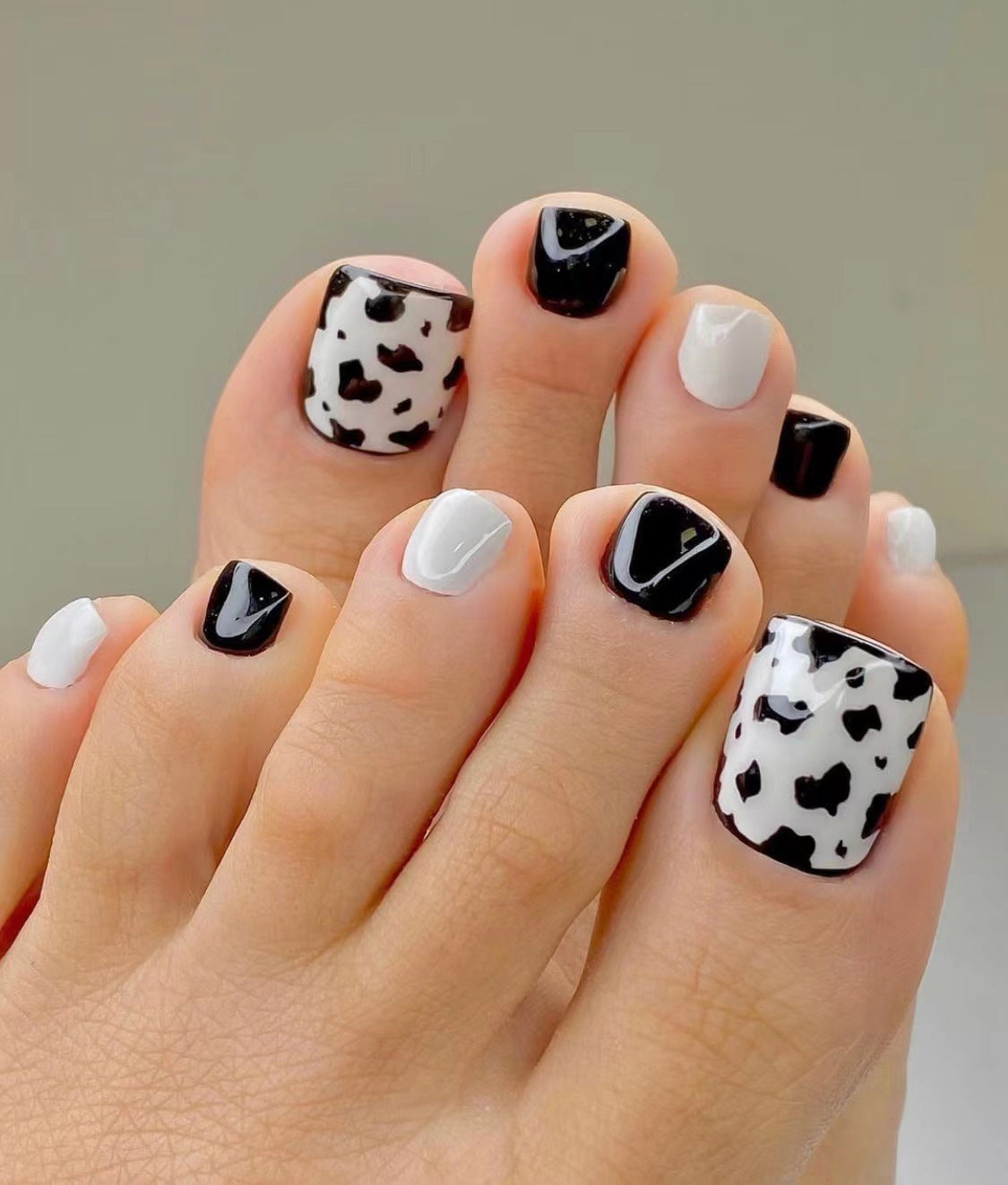 Everyday Pedi Edit press-on toenails