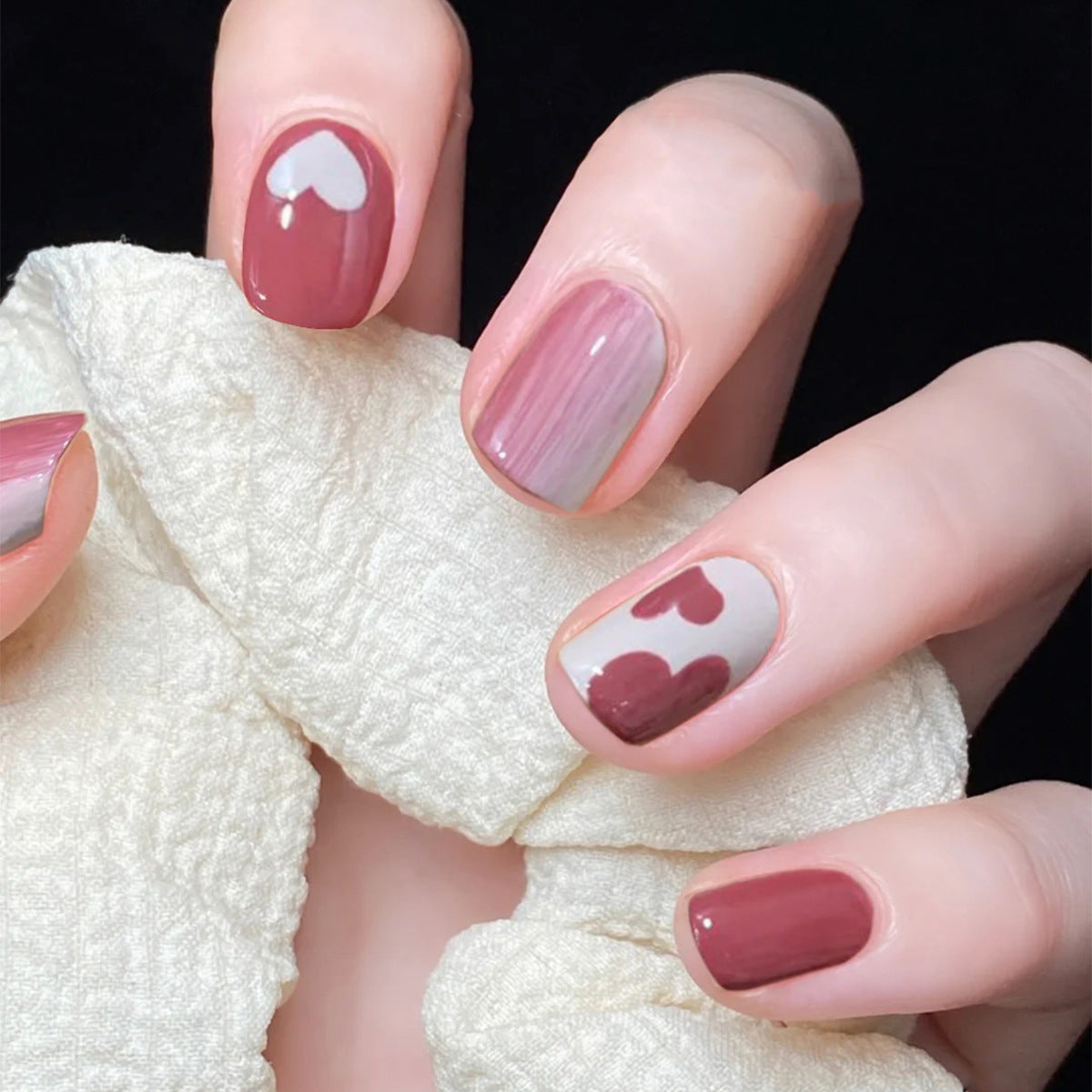 Raspberry Heart Graffiti press-on nails