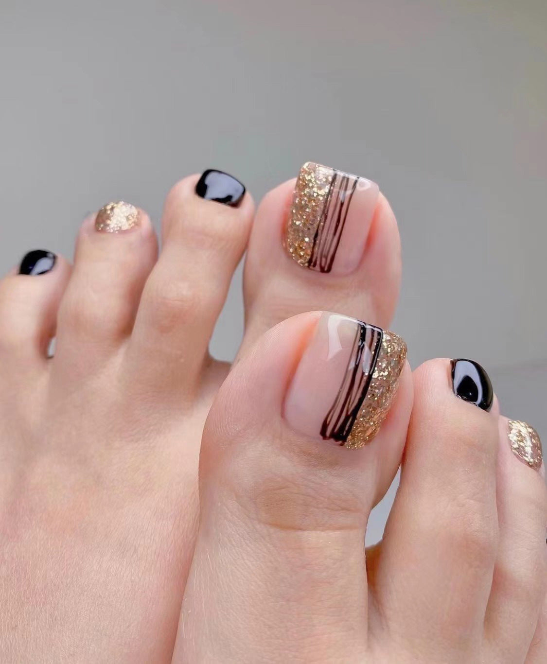Everyday Pedi Edit press-on toenails