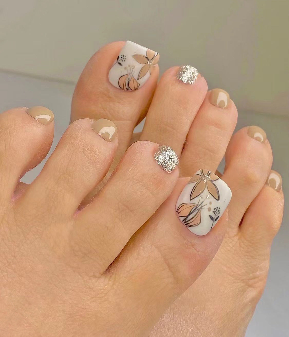 Everyday Pedi Edit press-on toenails