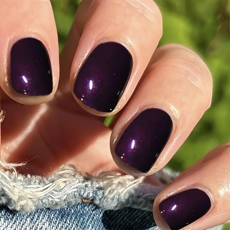 Pearl Chrome Glow iridescent press-on nails