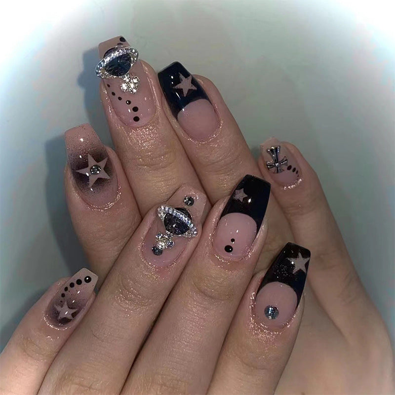 Noir Cross Star press-on nails