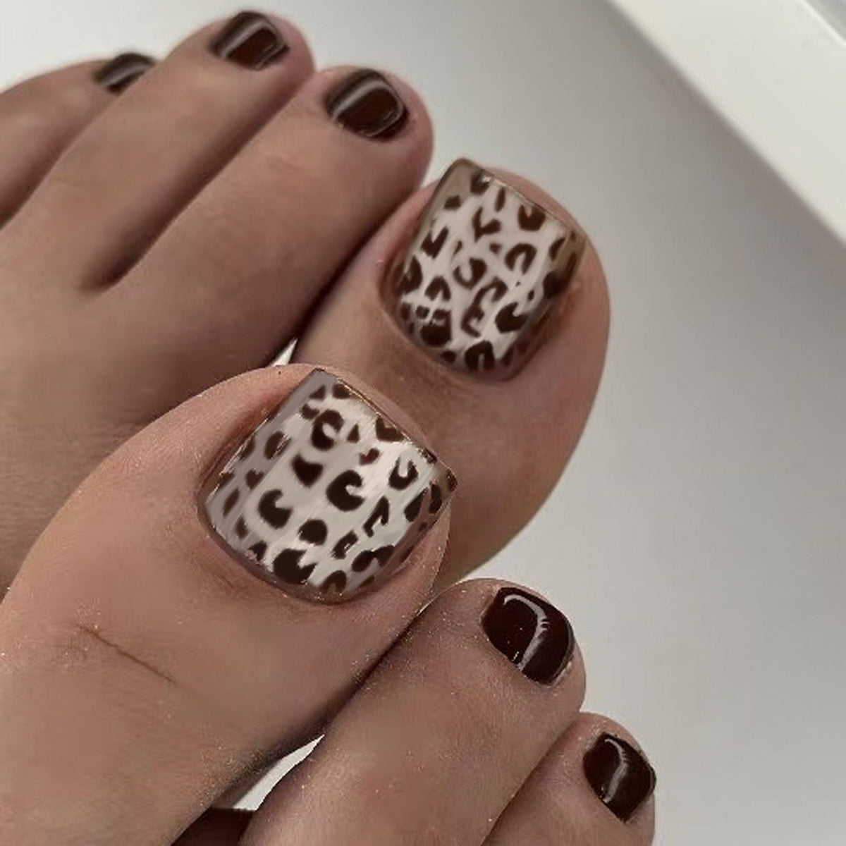 Leopard Cat Eye short square press-on toenails