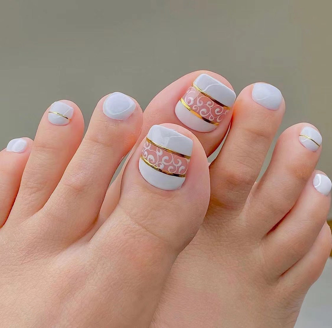 Everyday Pedi Edit press-on toenails