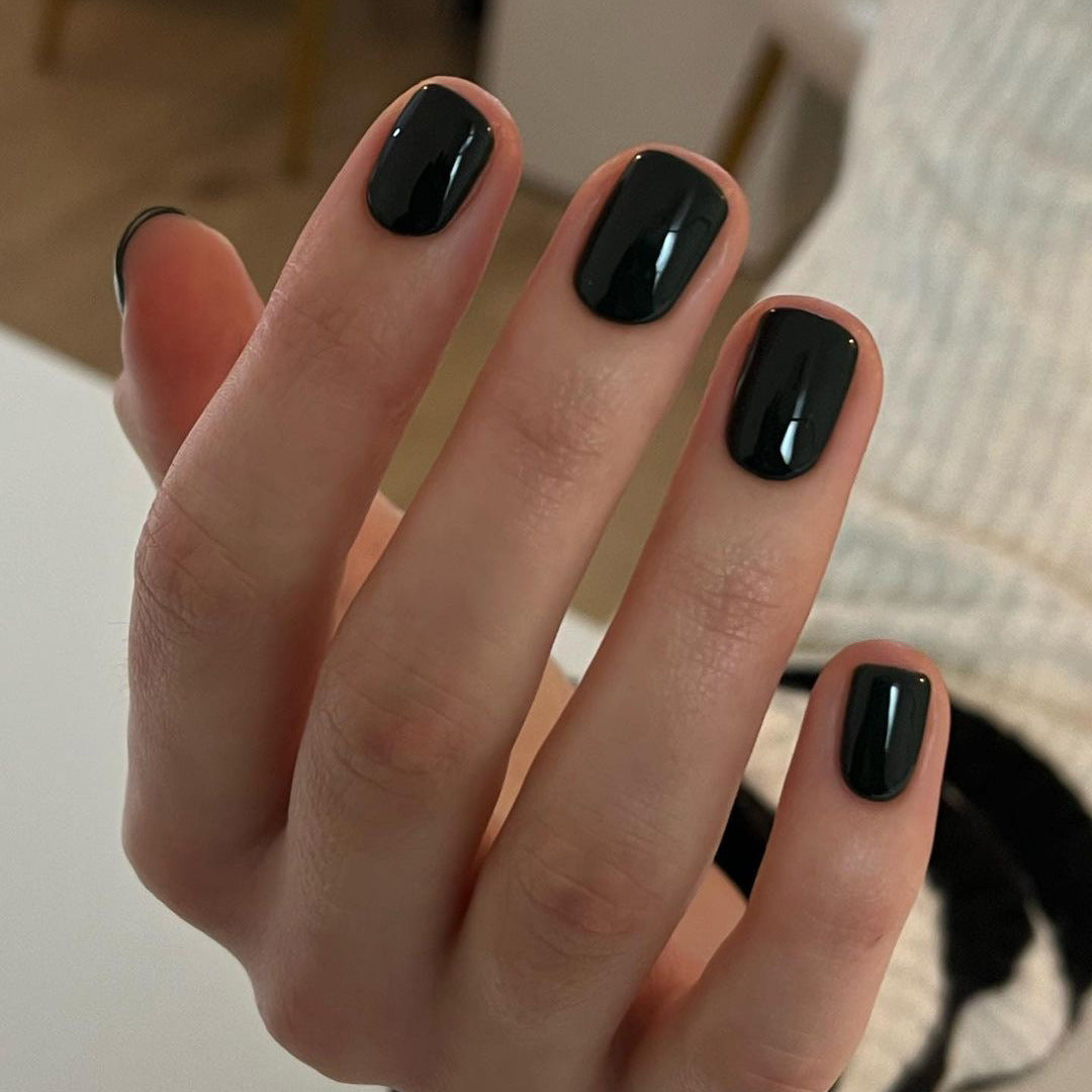 Essential Solids short press-on nail collection