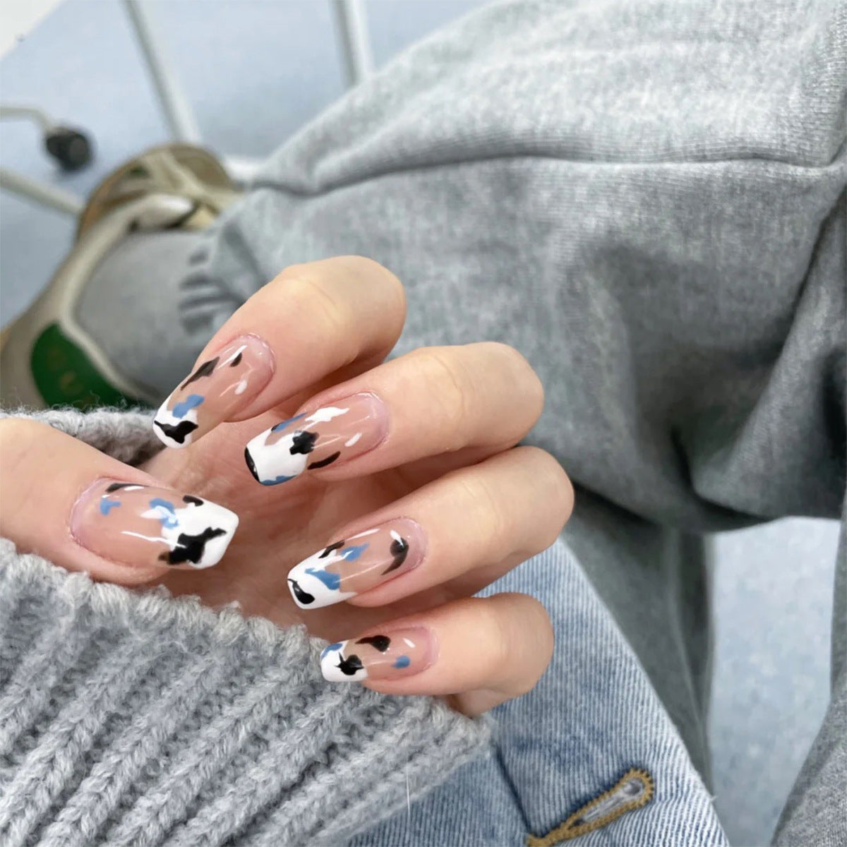 Blue Cream Contrast blue and white press-on nails