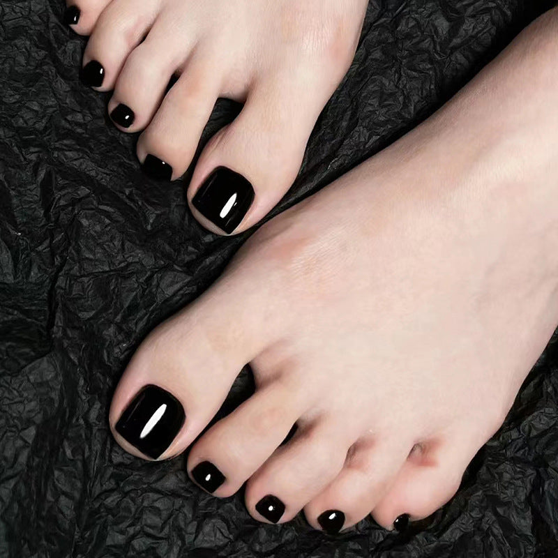 Noir Contrast glossy press-on toenails
